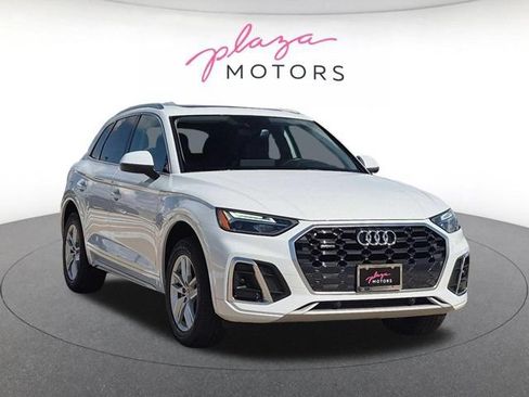 Used 2023 Audi Q5 2.0T Premium w/ Convenience Package AWD/4WD image 3