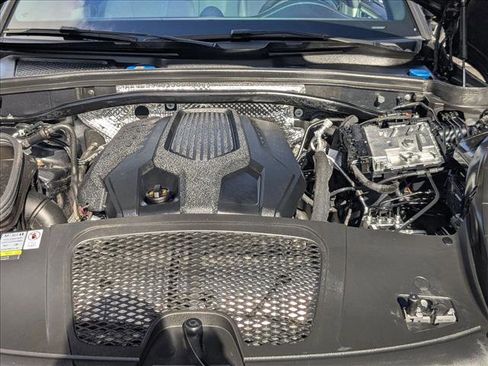 Used 2024 Porsche Macan image 24