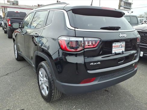 Used 2022 Jeep Compass Latitude w/ Convenience Group image 4