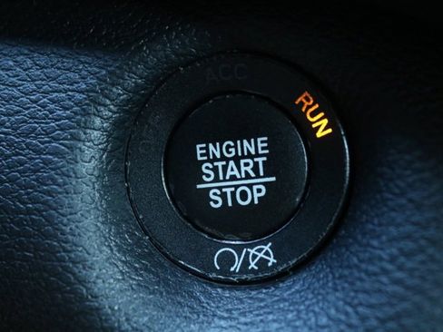 Used 2017 Jeep Cherokee Limited image 22