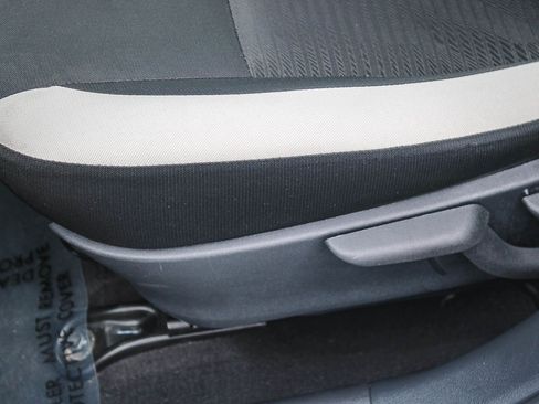 Used 2021 Nissan Versa SV FWD image 22