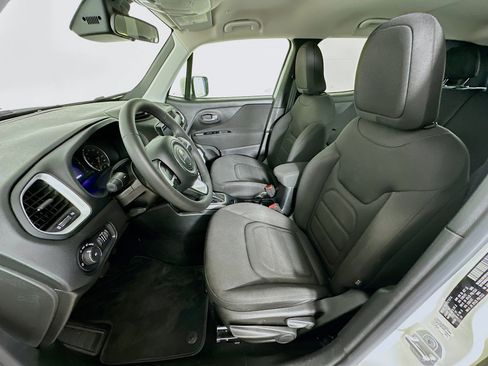 Used 2018 Jeep Renegade Latitude image 13