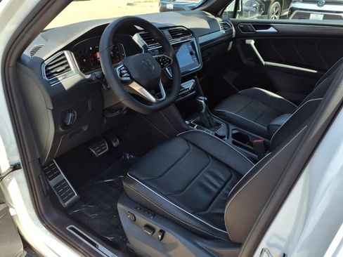 Used 2022 Volkswagen Tiguan SEL R-Line image 15