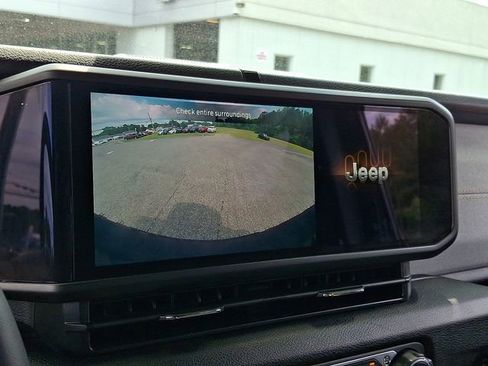 Used 2024 Jeep Wrangler Unlimited Sport AWD/4WD image 18