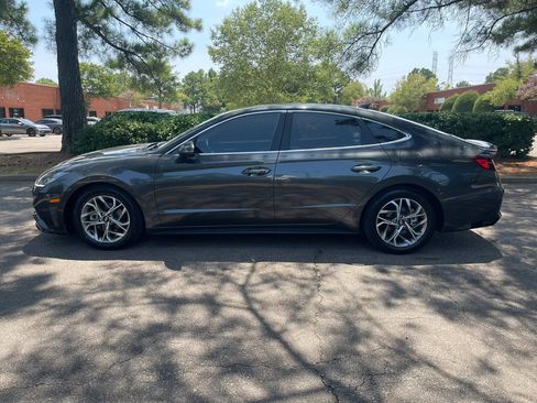 Used 2022 Hyundai Sonata SEL w/ Cargo Package FWD image 2