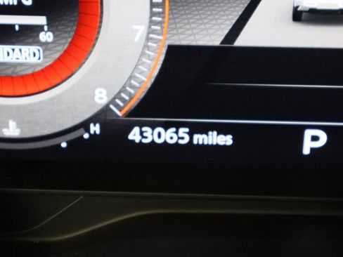 Used 2022 Nissan Pathfinder Platinum w/ Cargo Package image 41