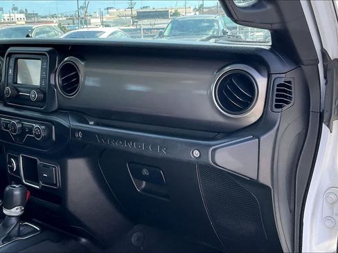 Used 2019 Jeep Wrangler Sport AWD/4WD image 23