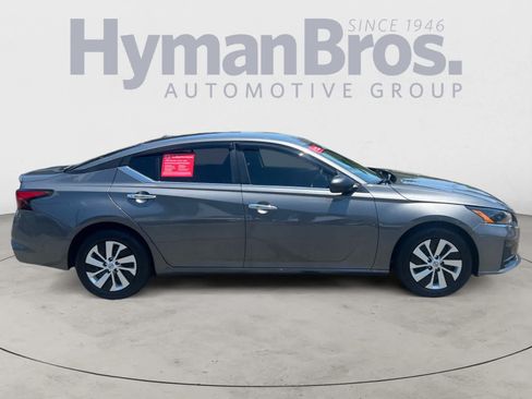 Certified 2025 Nissan Altima 2.5 S FWD image 3