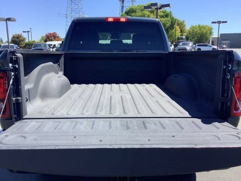 Used 2025 RAM 2500 Big Horn AWD/4WD image 30