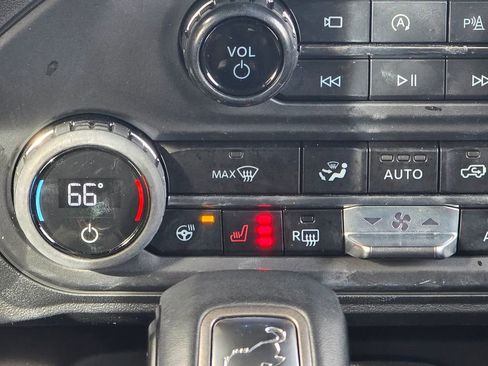 Used 2024 Ford Bronco Wildtrak image 16