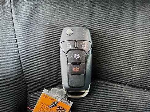 Used 2015 Ford Fusion SE w/ Equipment Group 201A image 28