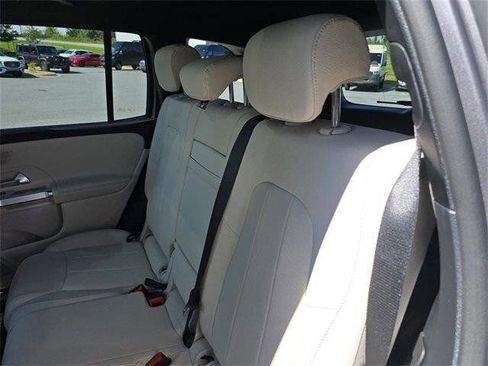 Certified 2026 Mercedes-Benz GLB 250 4MATIC image 17