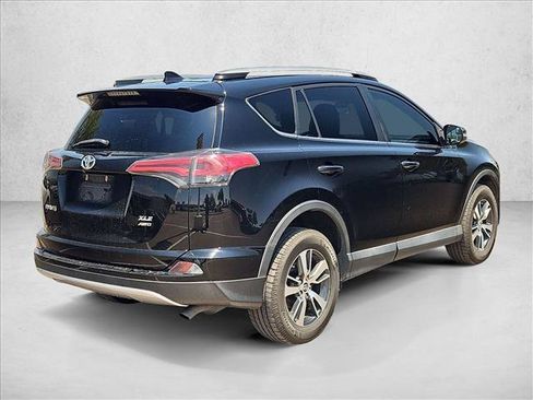 Used 2016 Toyota RAV4 XLE AWD/4WD image 5