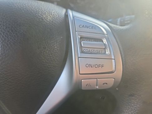 Used 2016 Nissan Rogue SV image 14