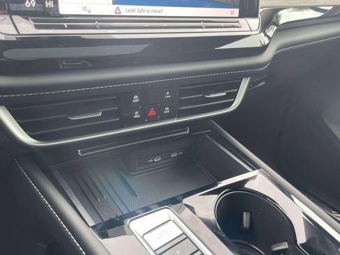 New 2025 Volkswagen Atlas SEL image 30