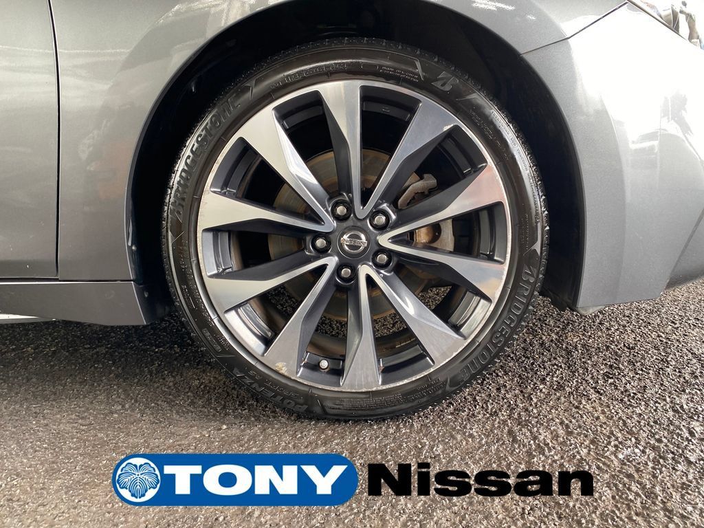 Used 2016 Nissan Maxima SR w/ Summer Tire Package FWD image 27