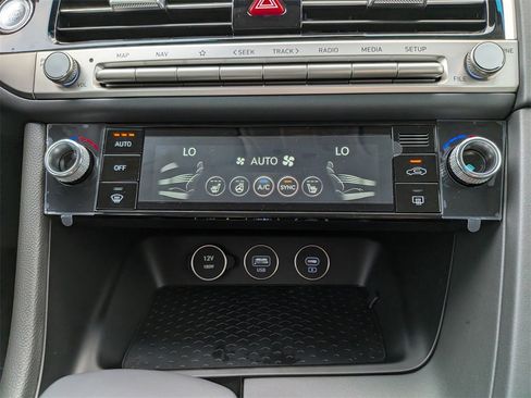 New 2026 Genesis G70 2.5T image 19