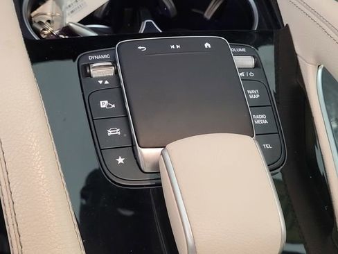 Used 2024 Mercedes-Benz GLE 350 4MATIC image 13