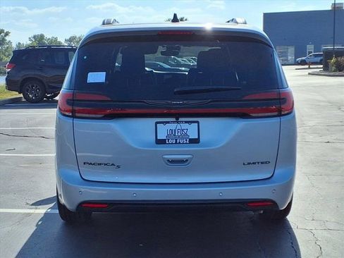 New 2026 Chrysler Pacifica Limited w/ S Appearance Package FWD image 21