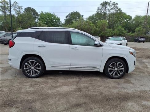 Used 2020 GMC Terrain Denali w/ Denali Premium Package image 25