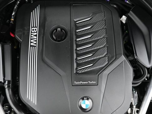 Used 2023 BMW 540i xDrive w/ Executive Package image 28