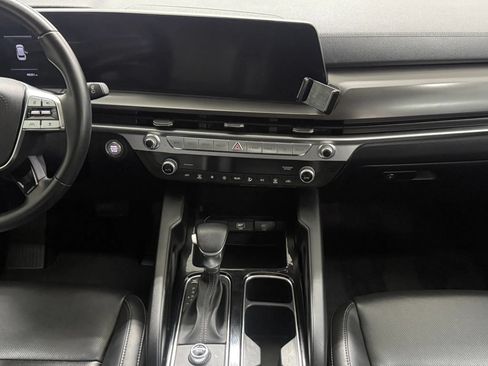 Used 2024 Kia Telluride LX FWD image 11