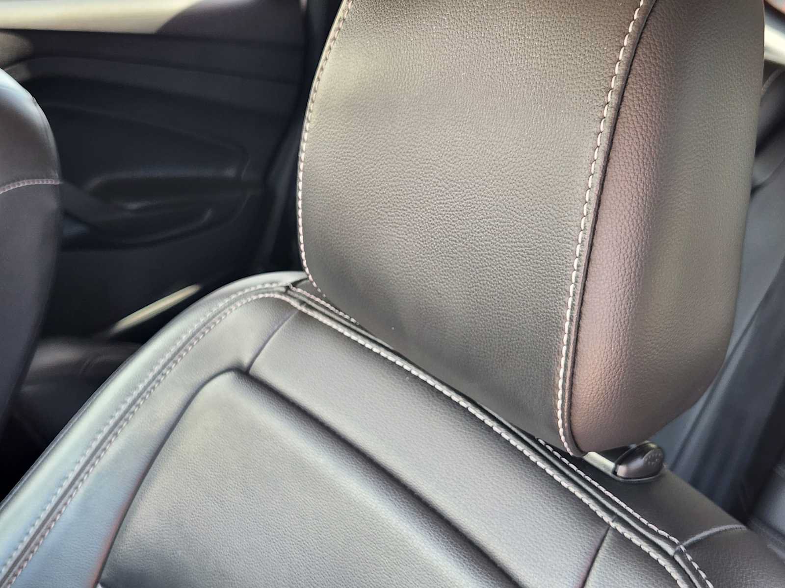 Used 2019 Ford Escape SEL FWD image 14