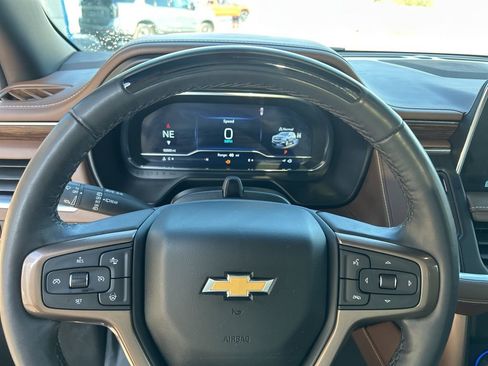 Used 2024 Chevrolet Suburban High Country w/ Advanced Technology Package image 11