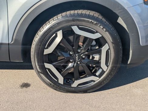 Used 2023 Kia Telluride S image 11