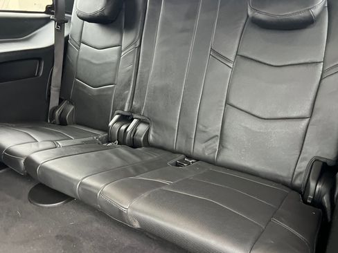 Used 2018 Cadillac Escalade Platinum image 16