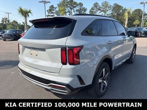 Certified 2023 Kia Sorento EX w/ Panoramic Sunroof Package FWD image 5