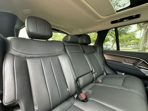 Used 2024 Land Rover Range Rover SE AWD/4WD image 26
