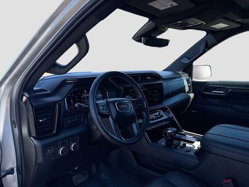 Used 2024 GMC Sierra 1500 AT4 w/ Technology Package image 9