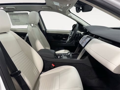 New 2025 Land Rover Discovery Sport S image 15