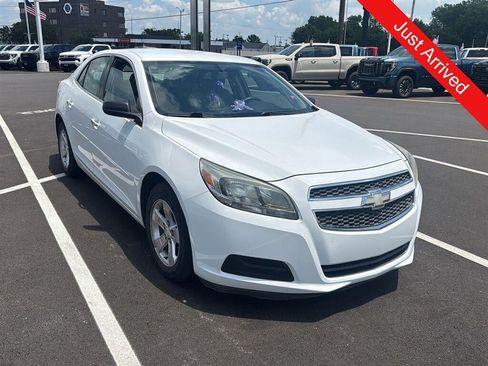 Used 2013 Chevrolet Malibu LS w/ Protection Package FWD image 2