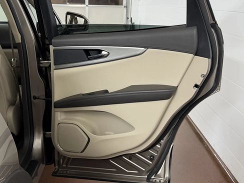 Used 2020 Lincoln Nautilus Premier w/ Equipment Group 101A AWD/4WD image 36