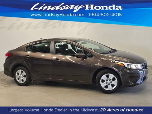 Used 2017 Kia Forte LX FWD image 3