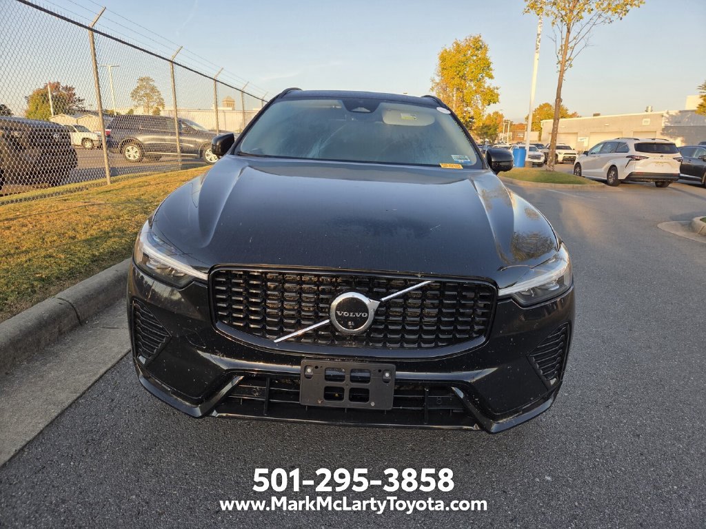 Used 2023 Volvo XC60 B5 Plus AWD/4WD image 2