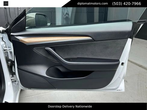 Used 2022 Tesla Model 3 Performance image 23