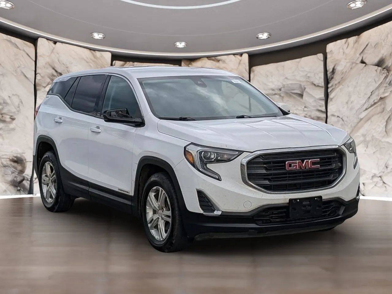 Used 2020 GMC Terrain SLE w/ LPO, Floor Liner Package FWD image 16