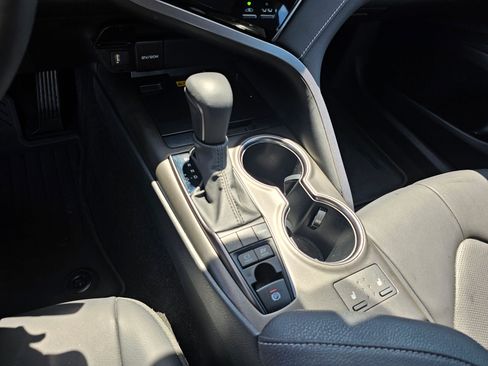 Used 2023 Toyota Camry XSE w/ Navigation Package FWD image 31