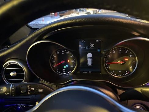 Used 2021 Mercedes-Benz GLC 300 GLC 300 image 27