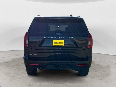 Certified 2025 Ford Expedition Active AWD/4WD image 6
