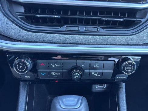 Used 2022 Jeep Compass Latitude image 20