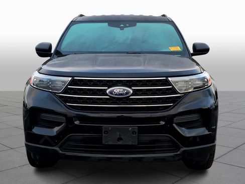 Used 2020 Ford Explorer XLT w/ Comfort Package AWD/4WD image 4