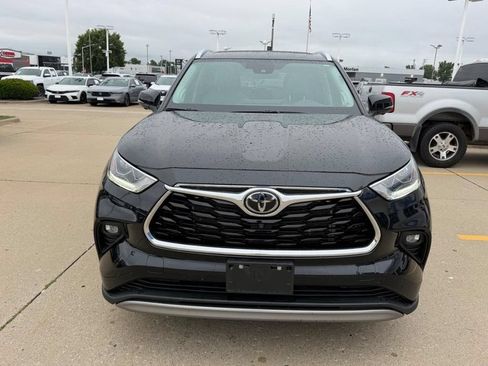 Used 2023 Toyota Highlander Platinum AWD/4WD image 8