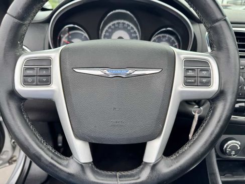 Used 2011 Chrysler 200 Touring FWD image 38
