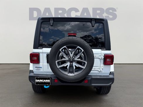 Used 2024 Jeep Wrangler Unlimited w/ Convenience Group AWD/4WD image 6