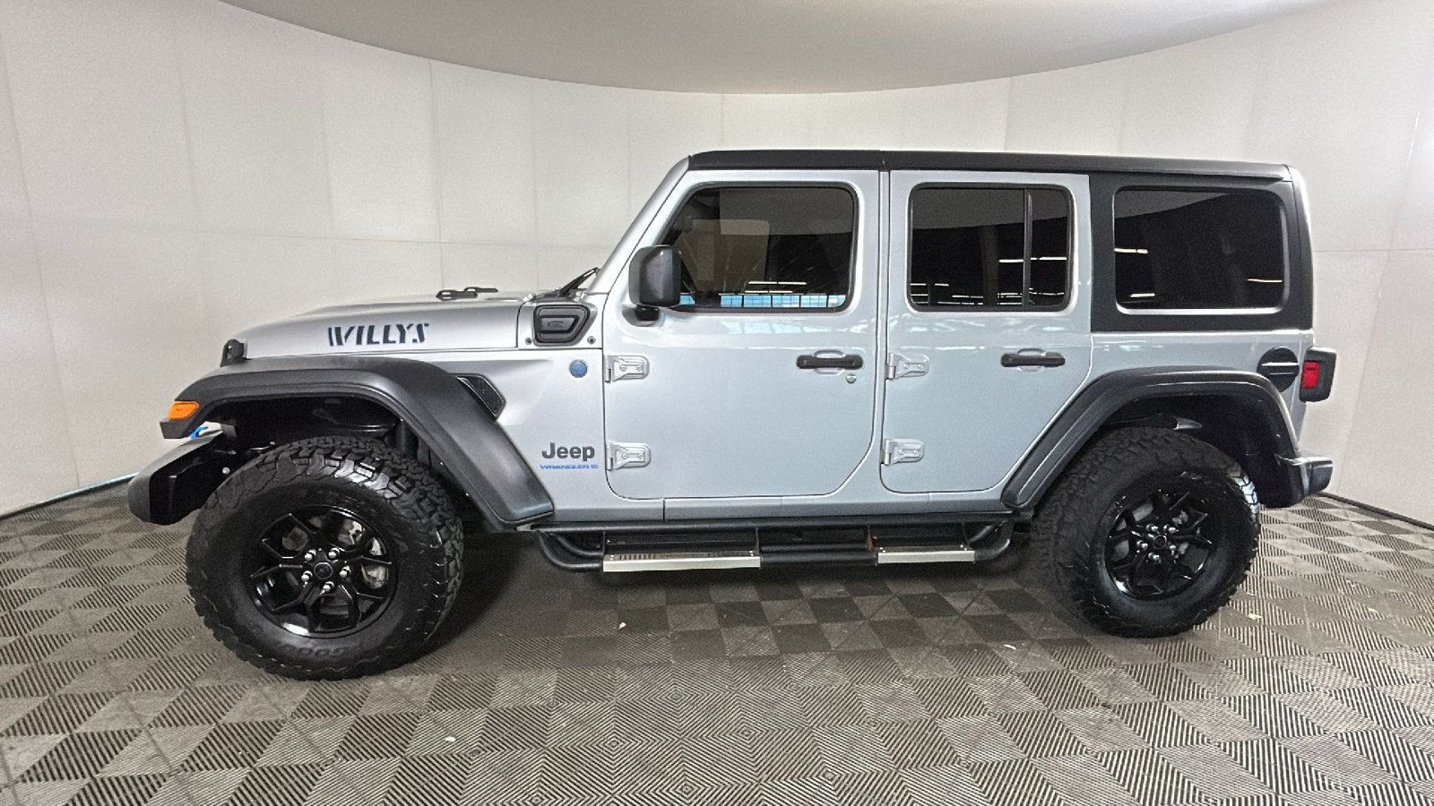 Used 2024 Jeep Wrangler Unlimited AWD/4WD image 7