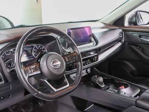 Used 2023 Nissan Rogue SV w/ SV Premium B Package FWD image 23